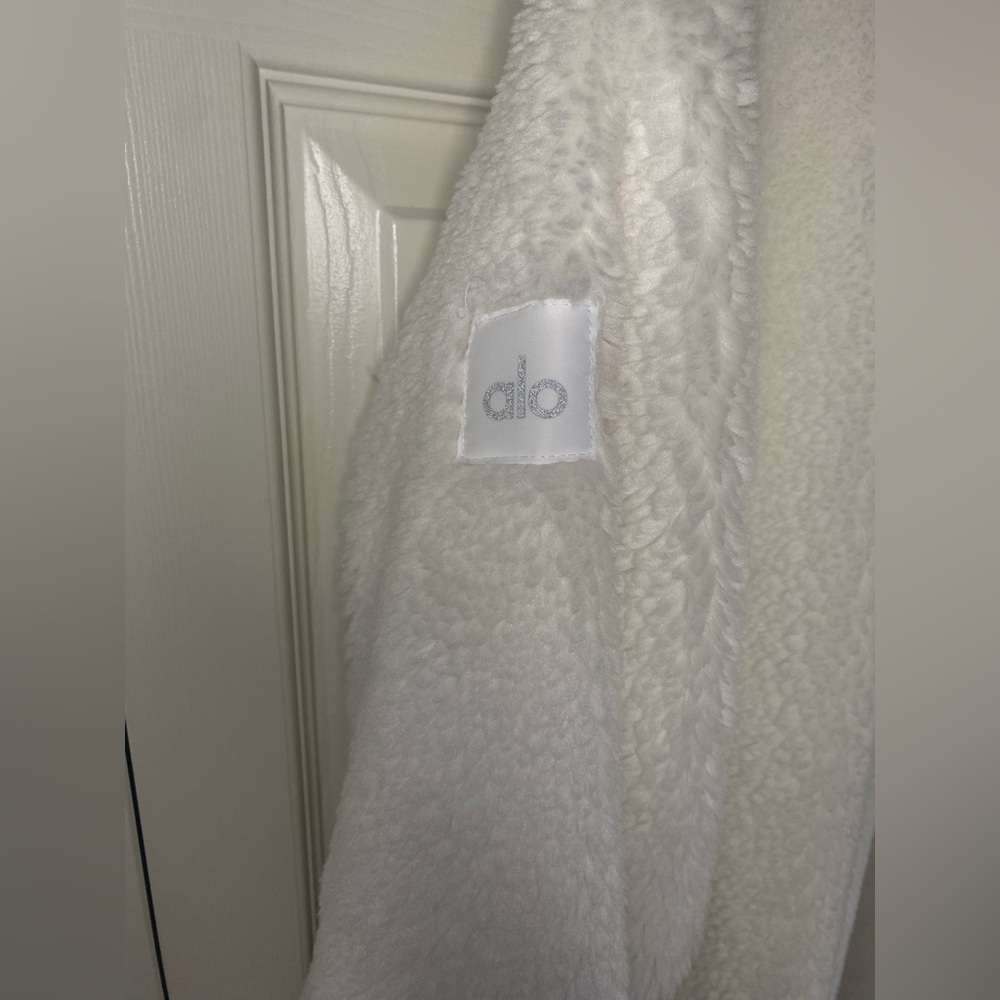 NWT Alo Yoga Oversized Sherpa Trench Teddy Coat - Ivory - Picture 13 of 13